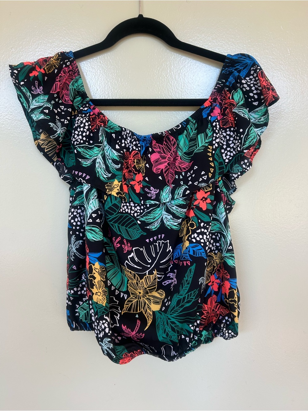 Arizona Jean Company Black Floral Off-Shoulder Ruffle Crop Top